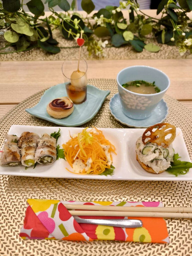 音と食のハーモニー「つながるピアノバー」で特別な夜を